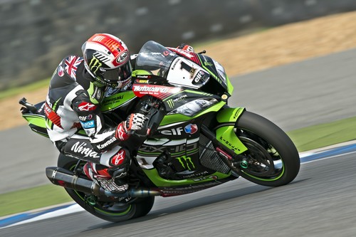 Jonathan Rea y Kyle Smith mandan el primer día en Buriram. Forés y Torres entre los más rápidos