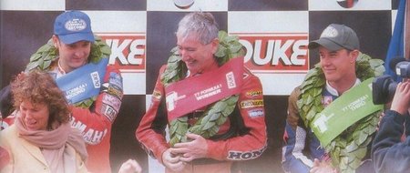 Joey Dunlop Podio TT 2000