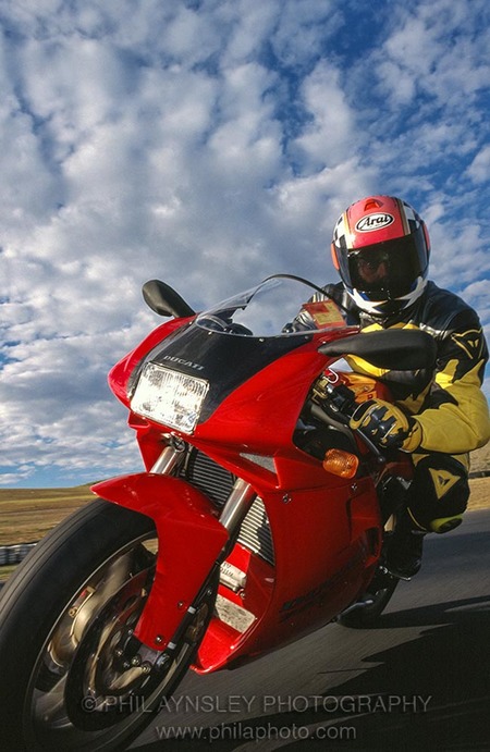 Ducati 916 con faro a la australiana