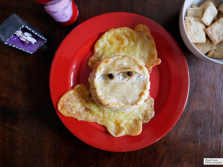 La maldición de Tutancamembert: receta de queso al horno para Halloween