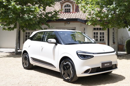 Dongfeng Voyah M Hero 2024 005