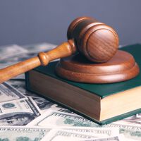 Dos escritores demandan a ChatGPT por sus prácticas "descaradamente ilegales" que vuelven a poner el foco en el mayor problema de la IA