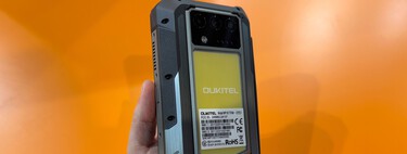 Este móvil del MWC 2025 es un monstruo de 33.000 mAh y promete hasta 6 meses de batería 