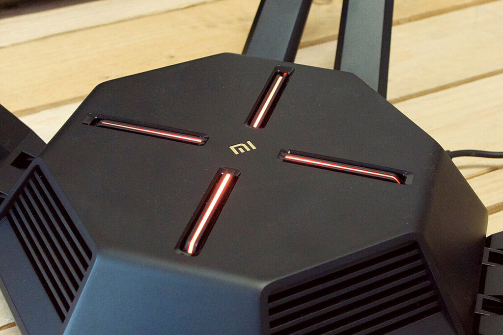 Lo mejor que he hecho en casa ha sido poner un router neutro junto al de mi operadora: ahora la conexión va como un tiro  