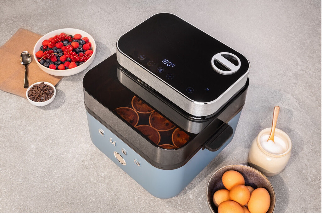 La nueva freidora de aire de SMEG promete platos "dorados y crujientes por fuera, tiernos y jugosos por dentro." Así quieren conseguirlo