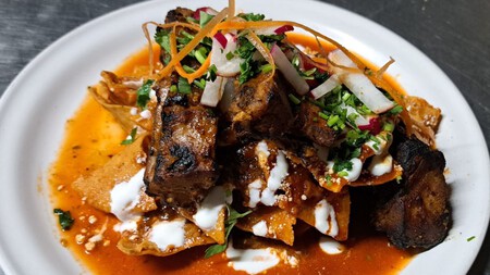 Descubre 25 variedades de chilaquiles desde cochinita a chicharrón en este restaurante ubicado en un Pueblo Mágico cerca de Guadalajara