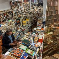 Más de 200.000 libros por 11 euros al año. Es 'El Club de los Libros Libres' de Valencia, un paraíso para devotos del papel impreso 