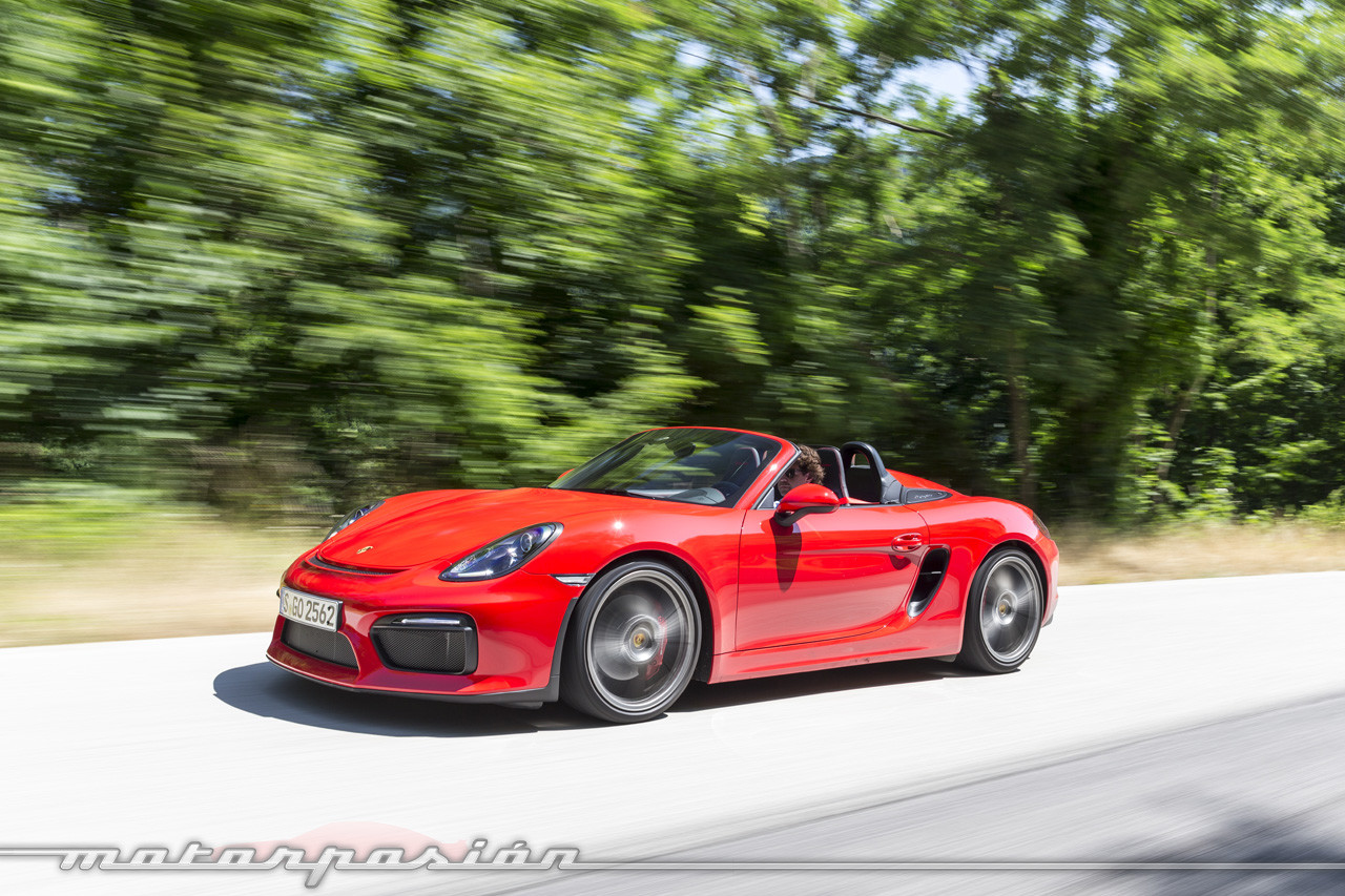 En el 60 aniversario de la muerte de James Dean en su Porsche 550 Spyder, súbete con nosotros en el 'Little Bastard' moderno