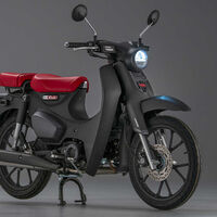 La icónica Honda Super Cub C125 estrena motor Euro 5 de casi 10 CV, nuevo color y asiento trasero, por 3.800 euros 