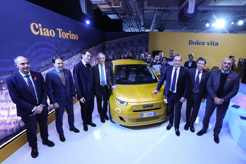 Stellantis solo quería vender coches eléctricos en 2030. Resultado: 22.000 millones en el aire y otras dos fábricas canceladas