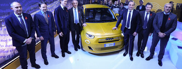 Stellantis bet on all-electric in 2030. Now it has 22,000 million at stake and two new factories canceled