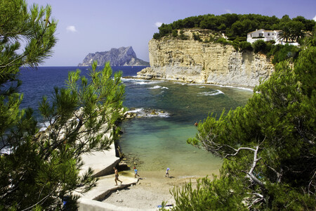Pueblo Pesquero Alicante Calas Playas Bonitas Sin Turistas Agosto