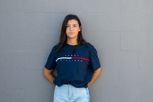 Todo al 70% de descuento: El Corte Inglés liquida vestidos, pantalones y más de Tommy Hilfiger en su outlet 