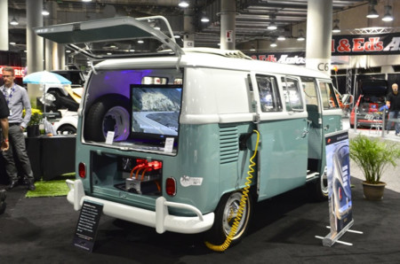 Puristas, tapaos los ojos: esto es una Volkswagen T1 ¡eléctrica!