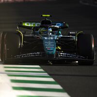 ¡Hay mejoras! Fernando Alonso arrasa en los libres de la F1 en Arabia Saudí con su Aston Martin mejorado