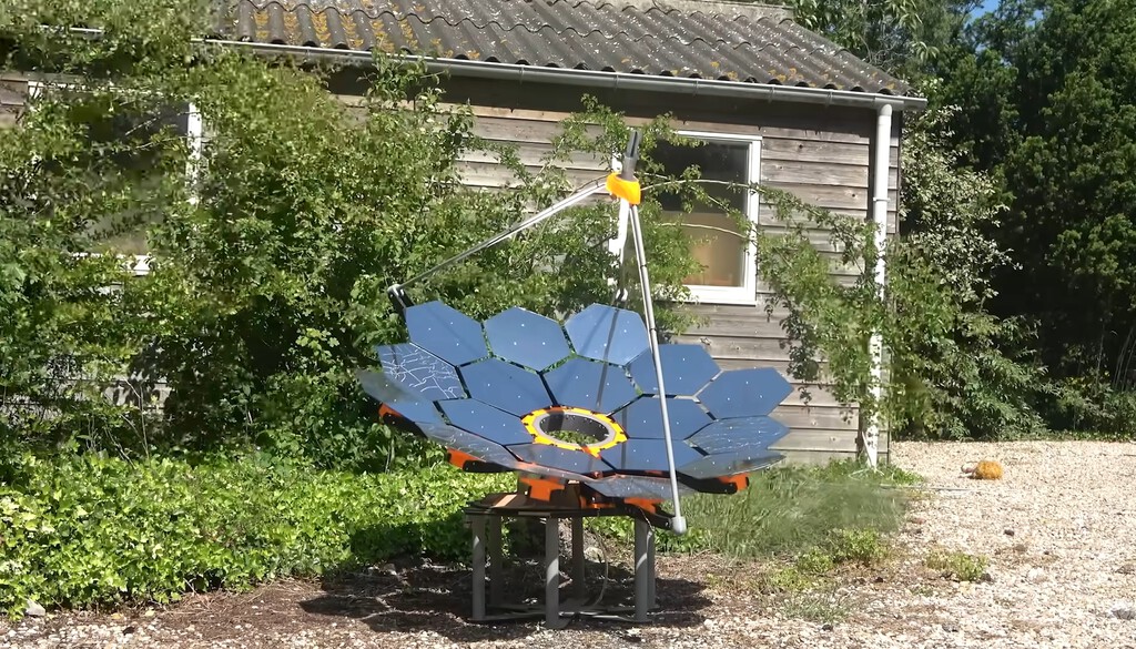 Alguien ha construido lo que parece un "rayo de la muerte" de Star Wars. En realidad es un ingenioso calentador solar