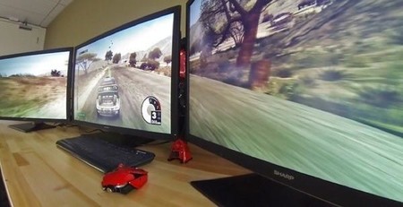Jugando en tres pantallas con resolución 4k, el sueño de muchos al alcance de pocos