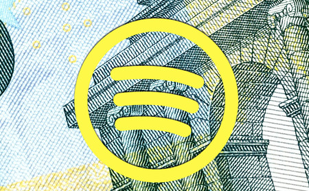 Se acabó lo que se daba: Spotify quiere que las discográficas y artistas paguen por promocionar su música, según Bloomberg