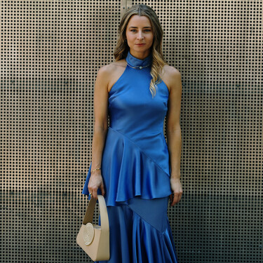 Zara y Mango tienen cinco conjuntos de blusa y falda (o pantalón) ideales para invitadas cansadas de llevar vestido 