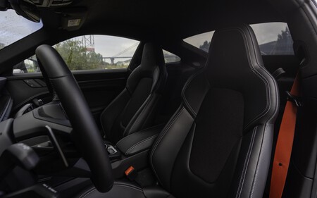 Prueba 2024 Porsche 911 GT3 Touring 9