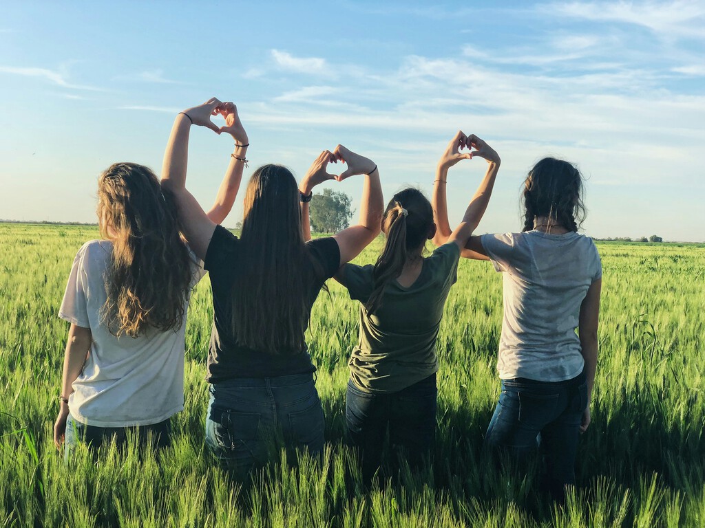 Un psicólogo explica por qué "la generación más preparada" es la más "rota emocionalmente": así están millennials y Gen Z
