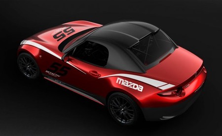 Ya le puedes comprar un techo duro removible a tu Mazda MX-5, pero sólo si es la versión de carreras