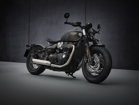 Triumph Bonneville Bobber 2021 012