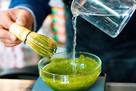 Todo lo que necesitas saber sobre los beneficios del té matcha