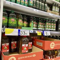Carrefour tiene hoy el aceite de oliva La Española con un 50% de descuento