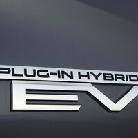 Si la pregunta es si tu coche híbrido enchufable gasta más de lo que promete, la respuesta es dolorosa: un 300% más