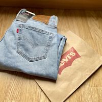 Levi's liquida los pantalones cortos más cómodos para el verano, ahora a mitad de precio 