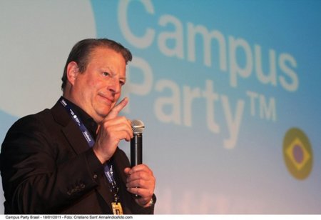 Al Gore: "Internet no debe ser controlado de forma alguna por gobiernos o grandes corporaciones"