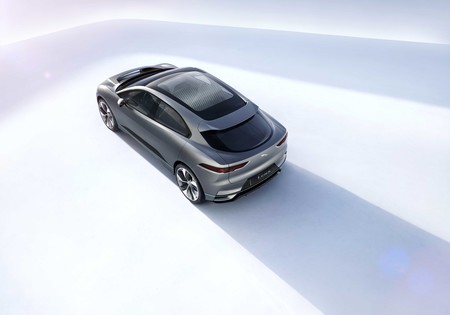 Jaguar I Pace La Studio Exterior 01