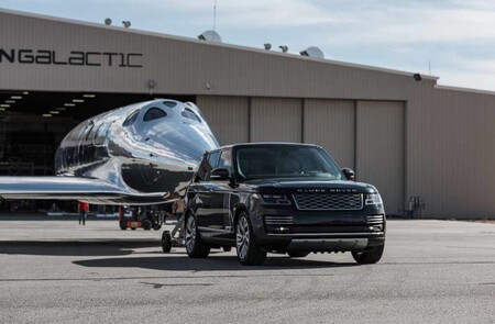 Land Rover reafirma su apuesta por el turismo espacial y seguirá de apoyo logístico para las naves de Virgin Galactic