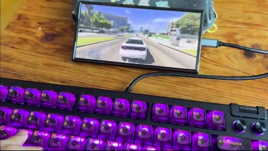 Este usuario no esperó a Rockstar y decidió correr GTA 5 en su celular con teclado y ratón: esto fue lo que hizo . Noticias en tiempo real