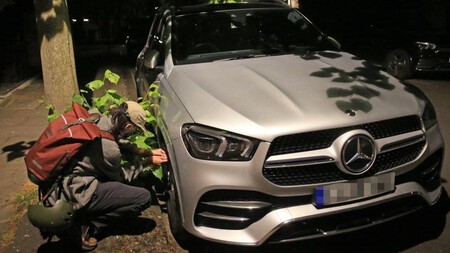 Hay un grupo que lleva meses desinflando llantas de SUV en varios países bajo el mensaje "tu coche mata"