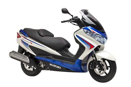 Suzuki promociona el Burgman, si no tienes uno es porque no quieres