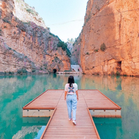 Los locales le llaman el Charco Azul, pero es una laguna turquesa paradisíaca a solo una hora de Valencia 