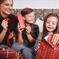 ¡Ya llegan los Reyes! Qué tener en cuenta al abrir los regalos y que nada estropee un día mágico