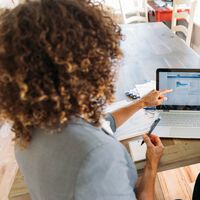 Las comunidades disparan las ayudas a nuevos autónomos, pero la mayoría se va en pagar cuotas y no en crecimiento 