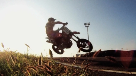 El supermotard de la mano del Team Assomotor: HM Honda Racing
