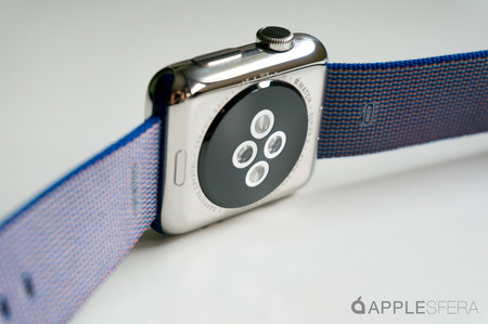 El próximo Apple Watch podría 'adelgazar' trasladando el motor táptico a la correa