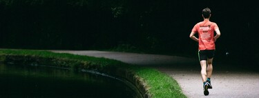 Fichamos las zapatillas Adistar de Adidas, con alta amortiguación, ahora al 50% de descuento