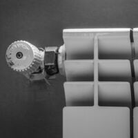 Que los radiadores calienten más y en menos tiempo. Antes que purgarlos, esto es aún más importante: y tardarás segundos