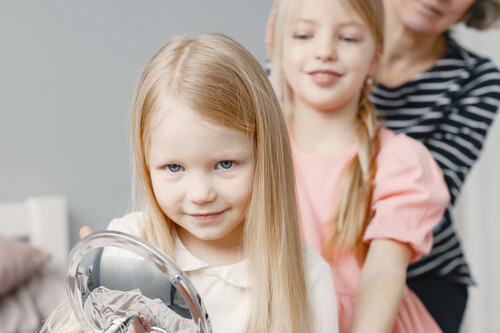 Siete sprays desenredantes para niños: adiós tirones en el pelo