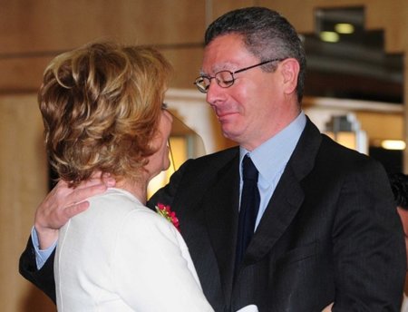 Espe y Gallardón vuelven a ocupar la red. Ahora censuran webs del 15-M
