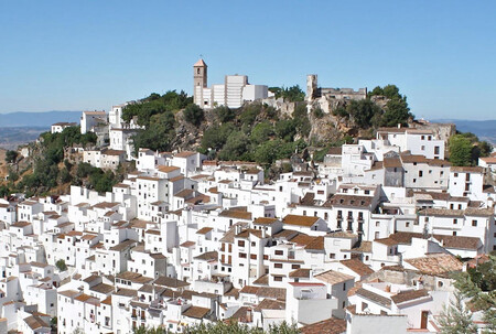 Viajes Escapadas Turismo Espana Pueblo Blanco Playa Costa Malaga Tranquilo Barato Buena Comida