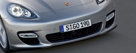 Las placas de matrícula acrílicas ya son legales