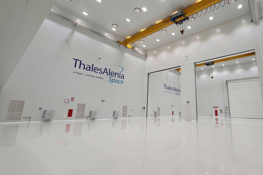 This is the clean room in Madrid for the manufacture of space equipment: Thales Alenia Space Spain