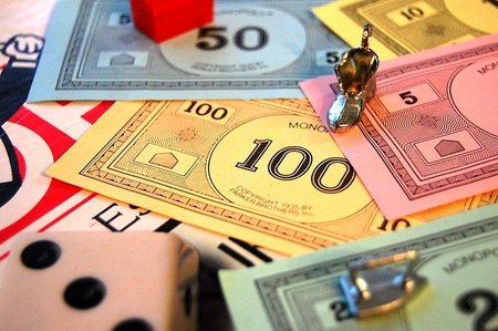 ¿Subir los impuestos a los pobres para eliminar el déficit?
